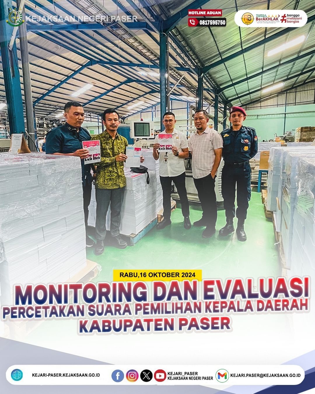kegiatan monitoring dan evaluasi pencetakan surat suara pemilihan kepala daerah kabupaten paser yang di hadiri oleh Anas Abdul Kadir (komisoner KPU kab. Paser), Jumiati (Kasubag teknis dan hukum KPU kab. Paser), dan Aditya (Satintelkam polres Paser).