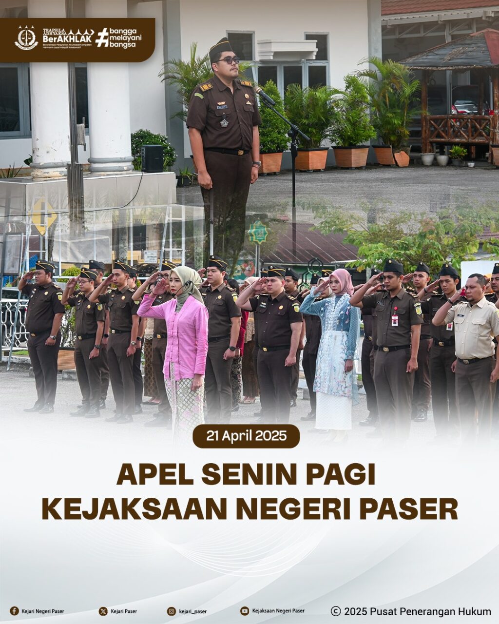 pada hari Senin 21 April 2024, Pukul 07.30 sd Selesai, bertempat di halaman kantor Kejari Paser, Kepala Seksi Intelijen Bpk. Hendi Sinatrya Imran, S.H. bertindak selaku Pembina Apel dalam Kegiatan Apel Senin Pagi yang bertepatan dengan Hari Kartini 21 April 2025 yang diikuti seluruh Pegawai, CPNS, dan PPnPN.