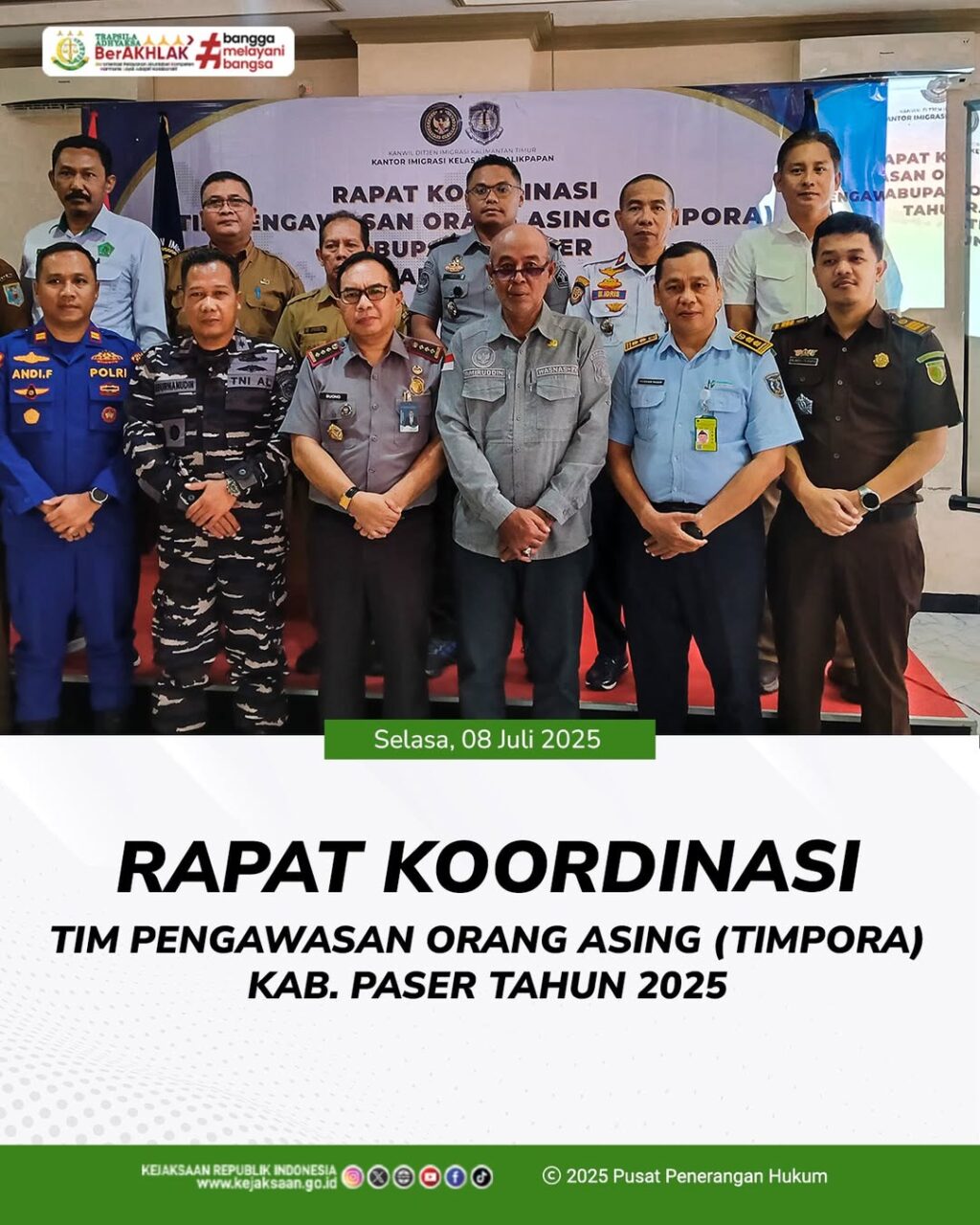 egiatan Rapat Koordinasi Tim Pengawasan Orang Asing (Timpora) Kabupaten Paser bersama Kepala Kantor Imigrasi Kelas I TPI Balikpapan, Kepolisian, TNI, BIN, Dinas terkait, dan Camat se-Kabupaten Paser.