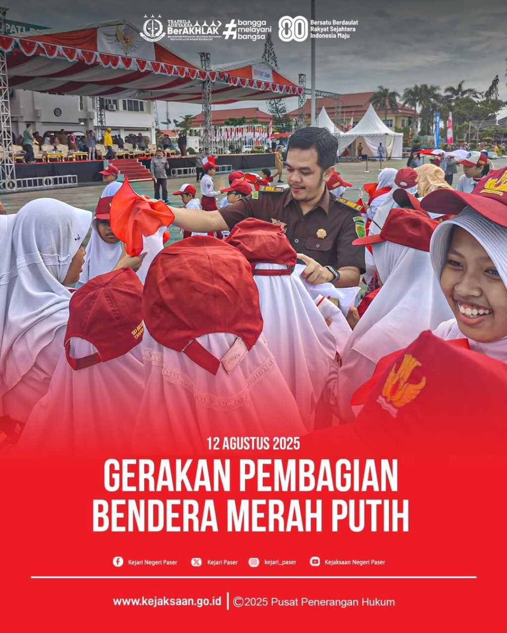 Kegiatan Apel Pembagian Bendera Merah Putih Tahun 2025.