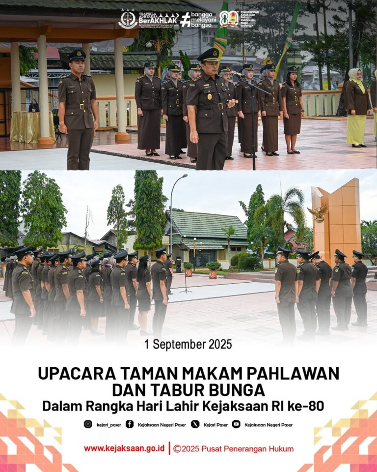 kegiatan Upacara di Taman Makam Pahlawan yang di pimpin langsung oleh Bpk. Abdul Muis Ali, S.H., M.H. selaku Kepala Kejaksaan Negeri Paser.