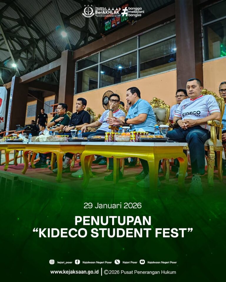 menghadiri Undangan Penutupan "KIDECO STUDENT FEST".