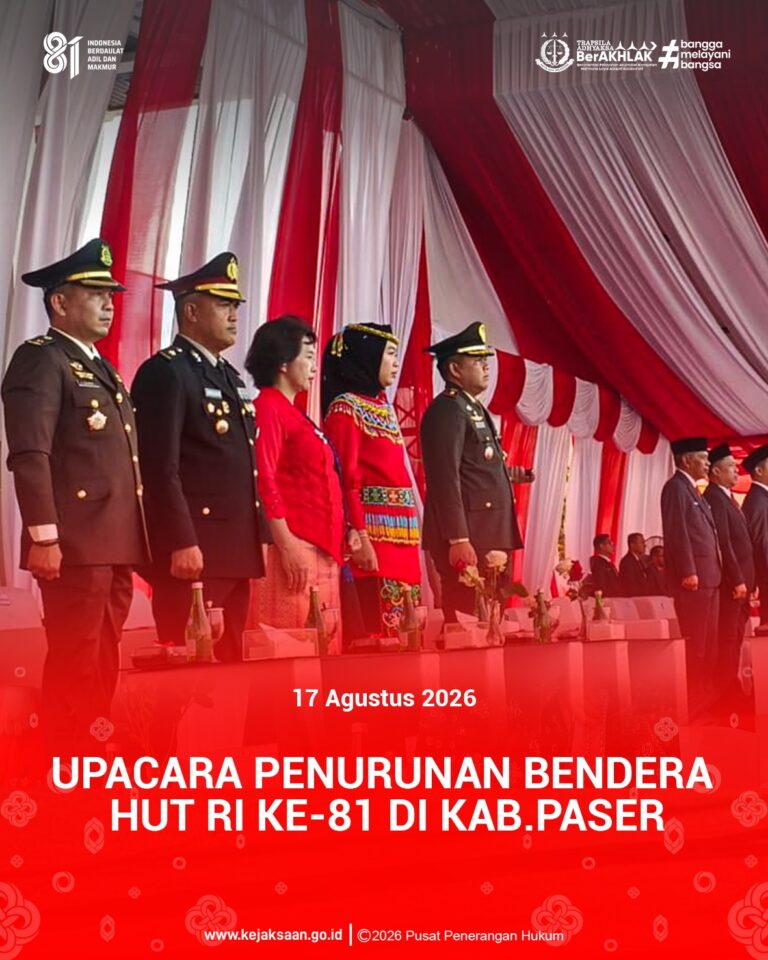 Upacara Penurunan Bendera Merah Putih.